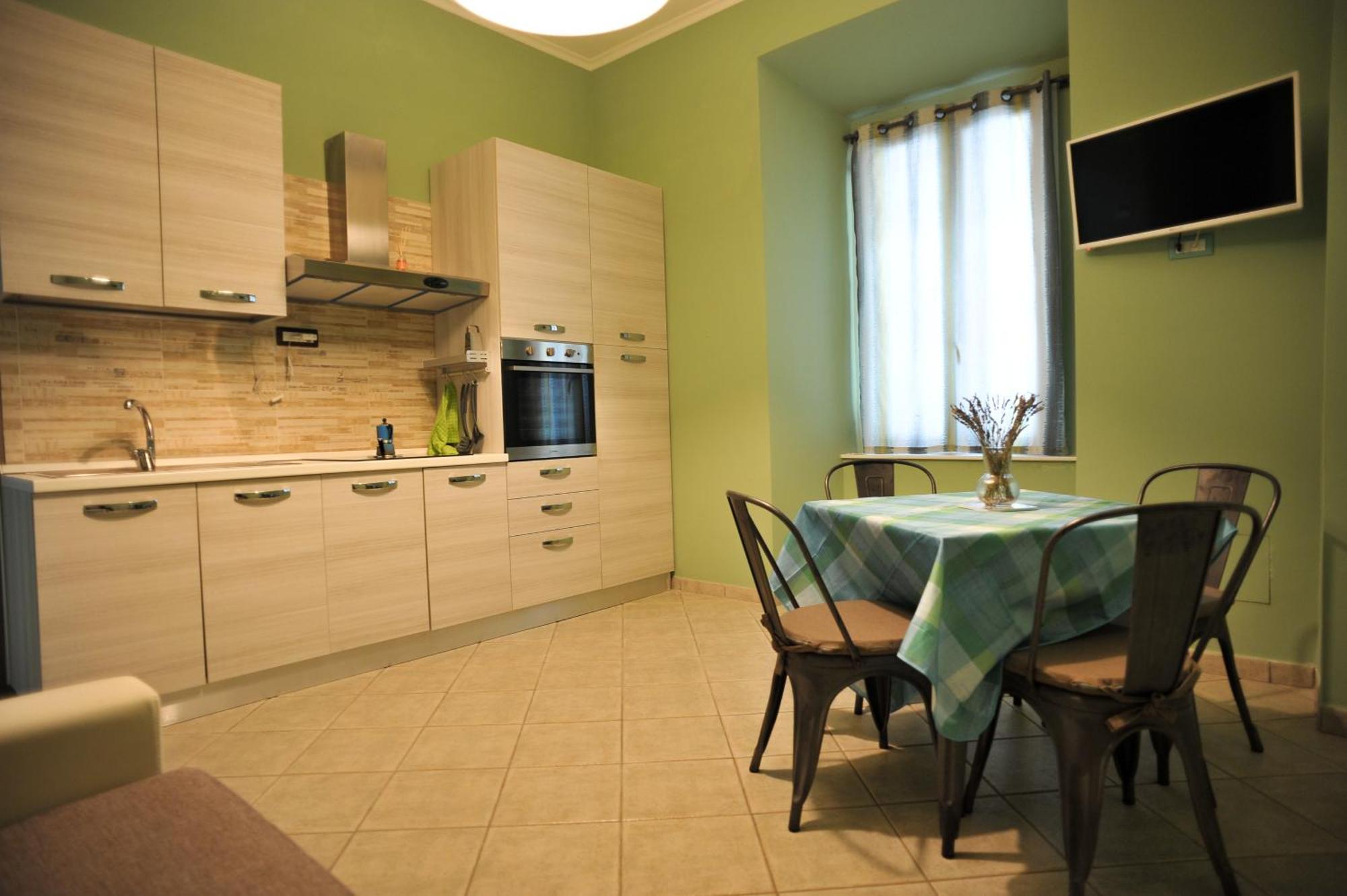 In Center Apartaments Salernes Extérieur photo